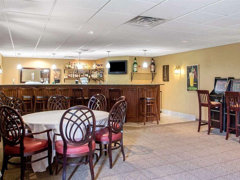 Comfort Suites Johnson Creek Conference Center Luaran gambar