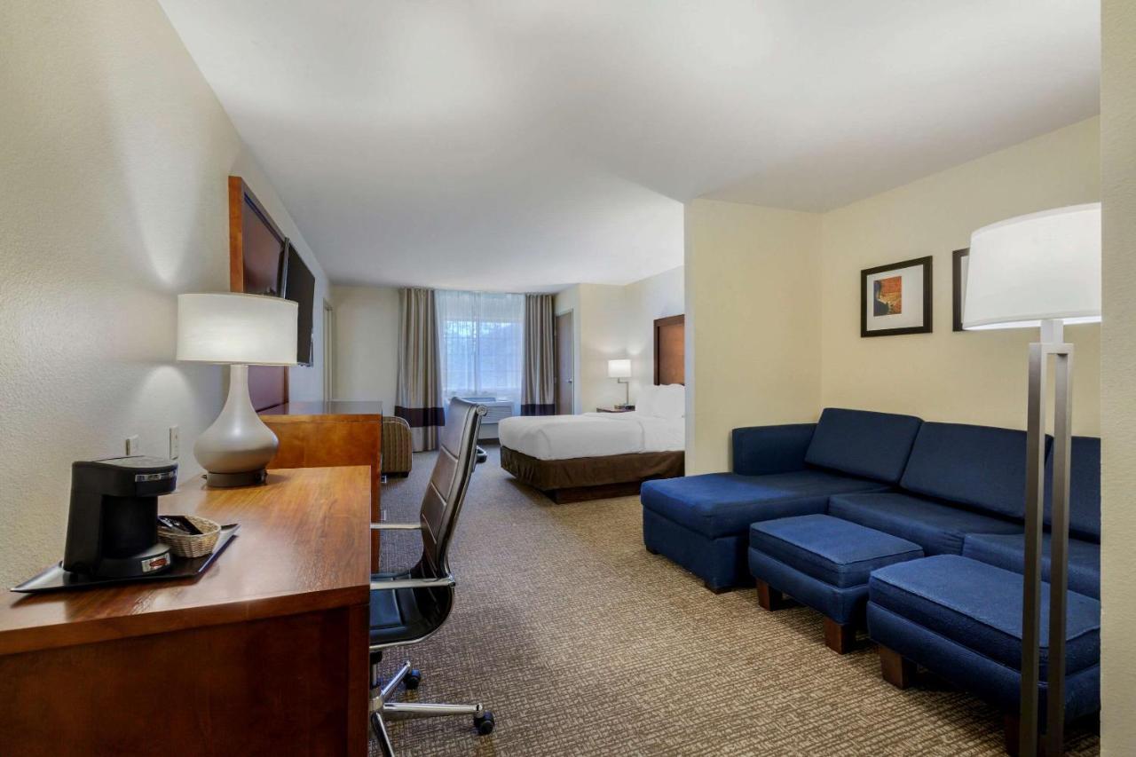 Comfort Suites Johnson Creek Conference Center Luaran gambar