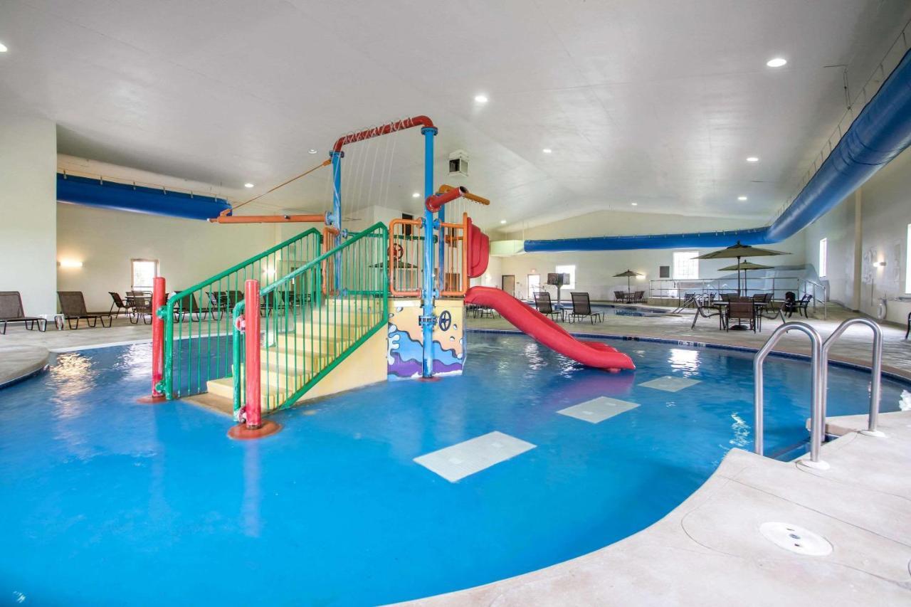 Comfort Suites Johnson Creek Conference Center Luaran gambar