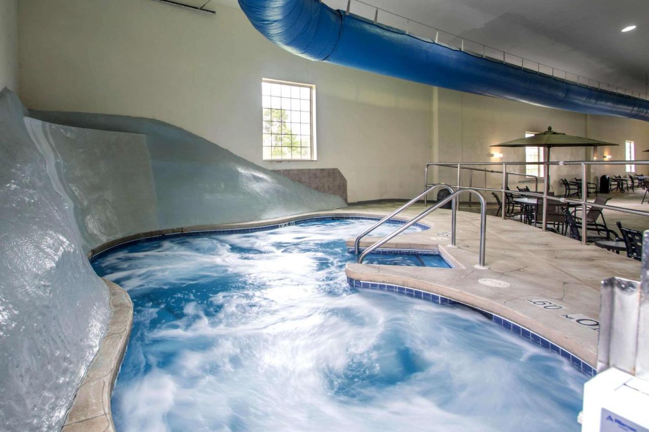 Comfort Suites Johnson Creek Conference Center Luaran gambar