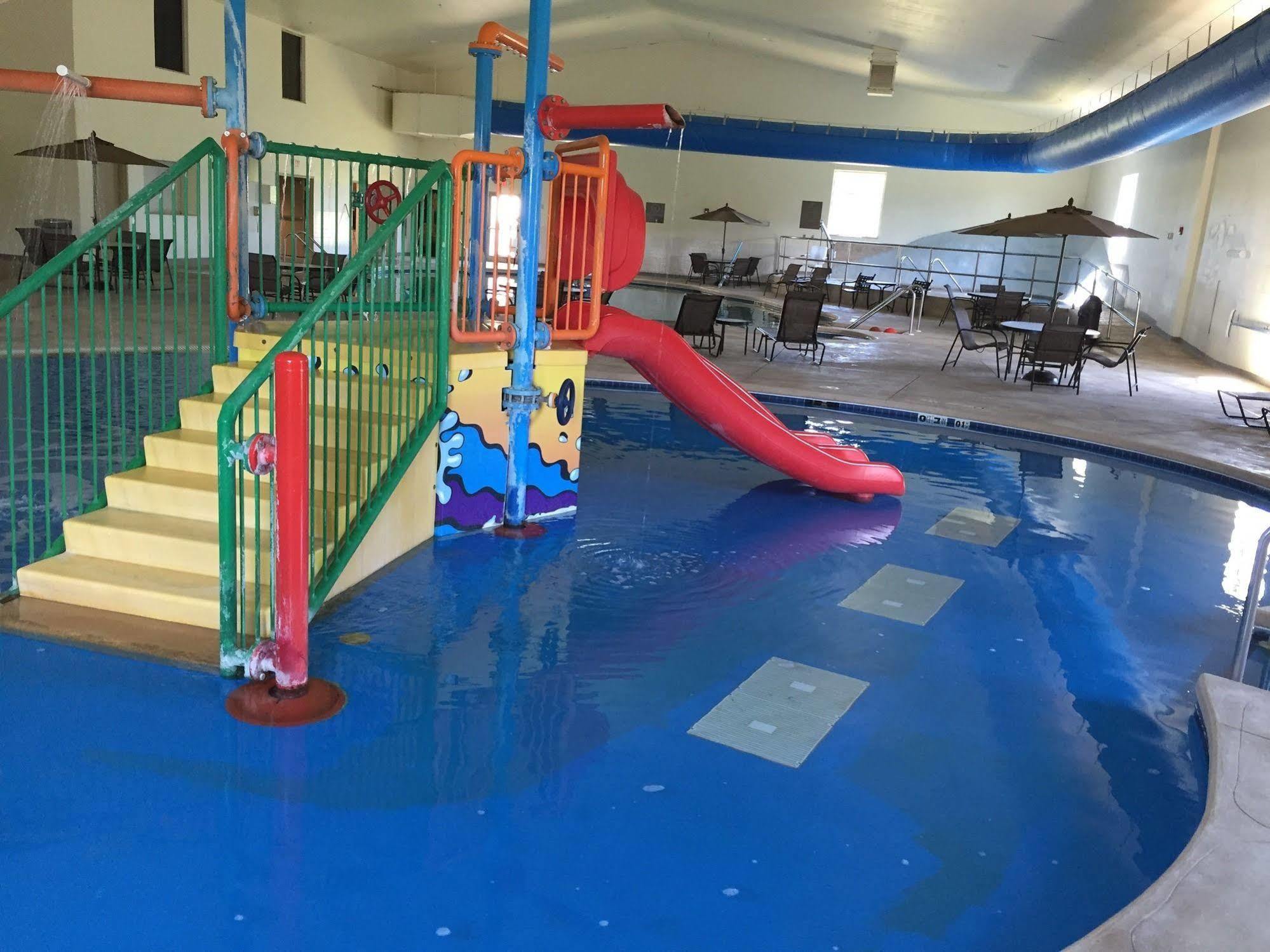 Comfort Suites Johnson Creek Conference Center Luaran gambar